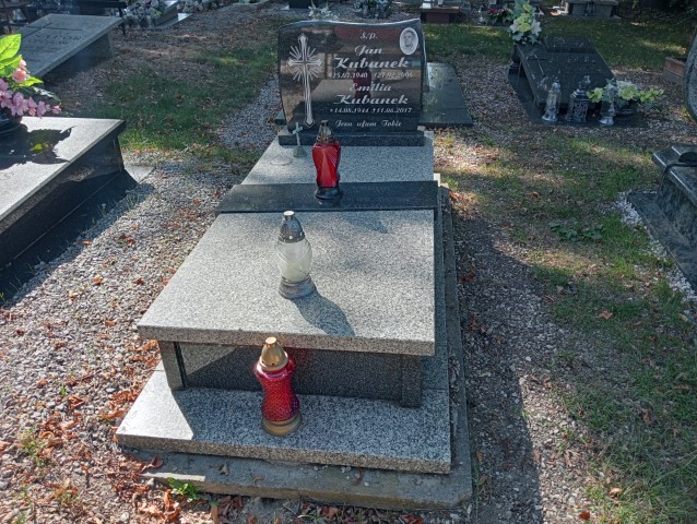 Grób Emilia Kubanek